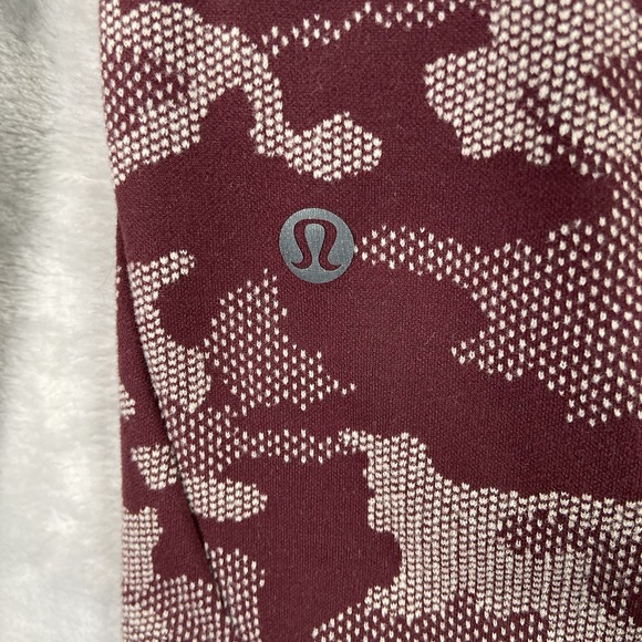 Lululemon Shirt men's Medium Surge Warm Half 1/2 Zip Pullover Jacquard Red Camo - Picture 13 of 14